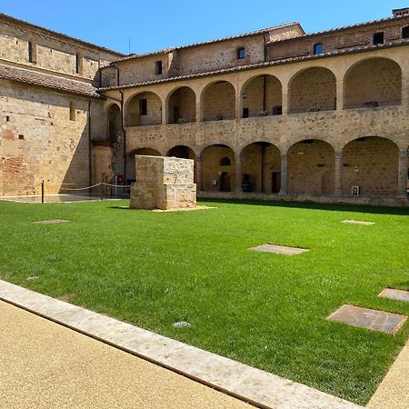 Ostello Contessa Ava Dei Lambardi Monteriggioni Buitenkant foto
