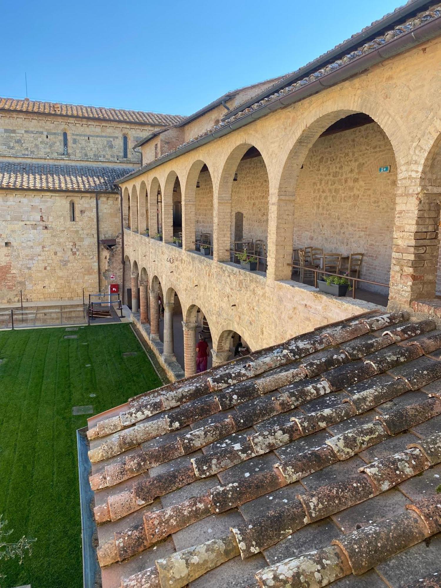 Ostello Contessa Ava Dei Lambardi Monteriggioni Buitenkant foto