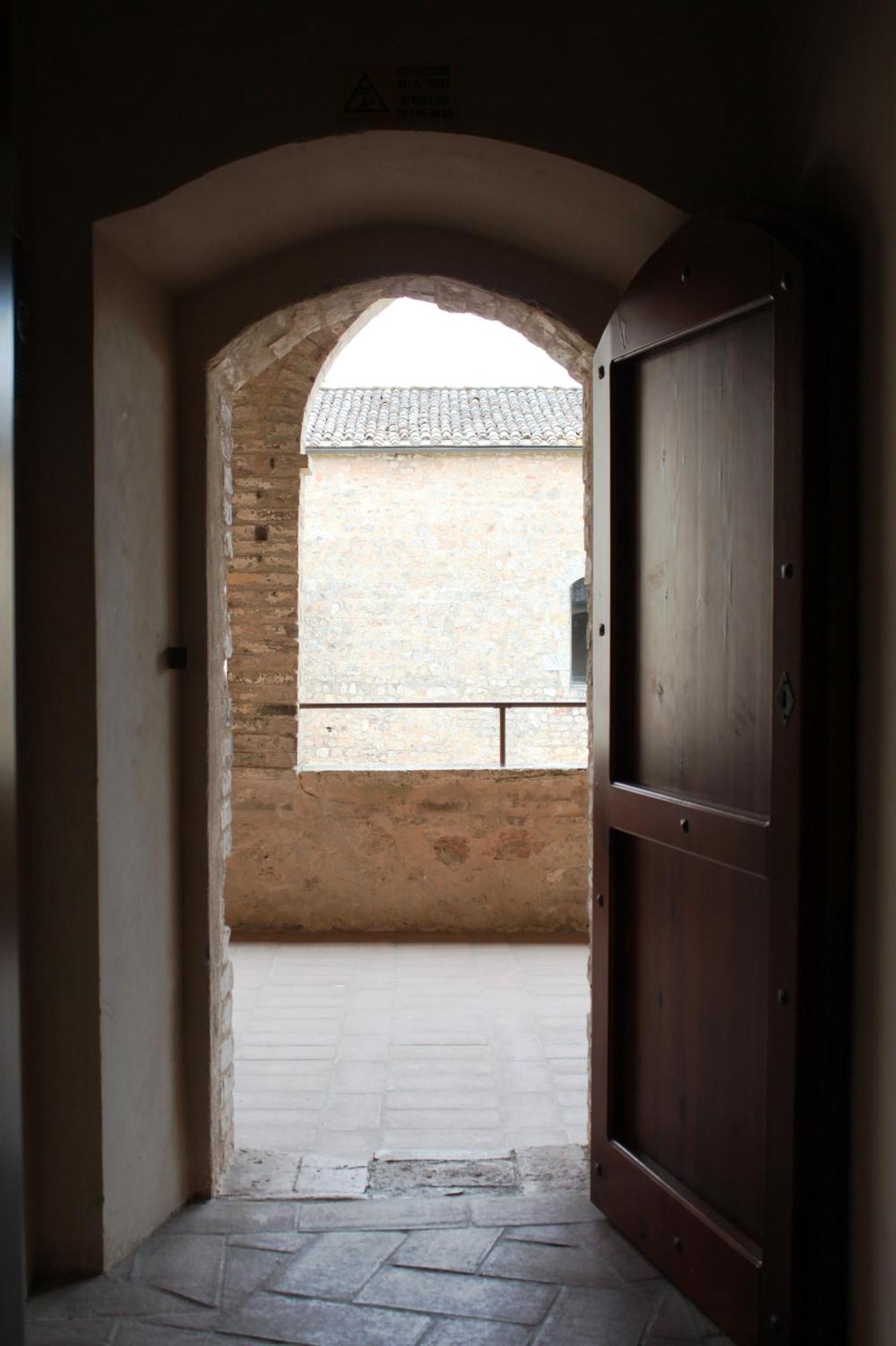 Ostello Contessa Ava Dei Lambardi Monteriggioni Buitenkant foto