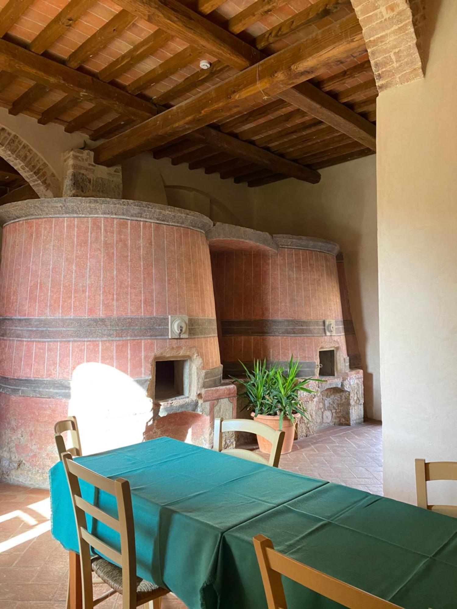 Ostello Contessa Ava Dei Lambardi Monteriggioni Buitenkant foto