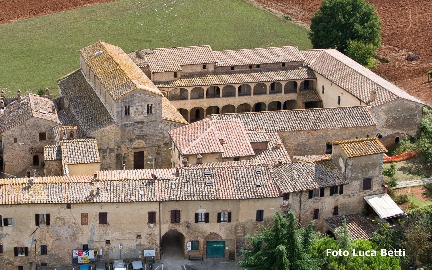 Ostello Contessa Ava Dei Lambardi Monteriggioni Buitenkant foto