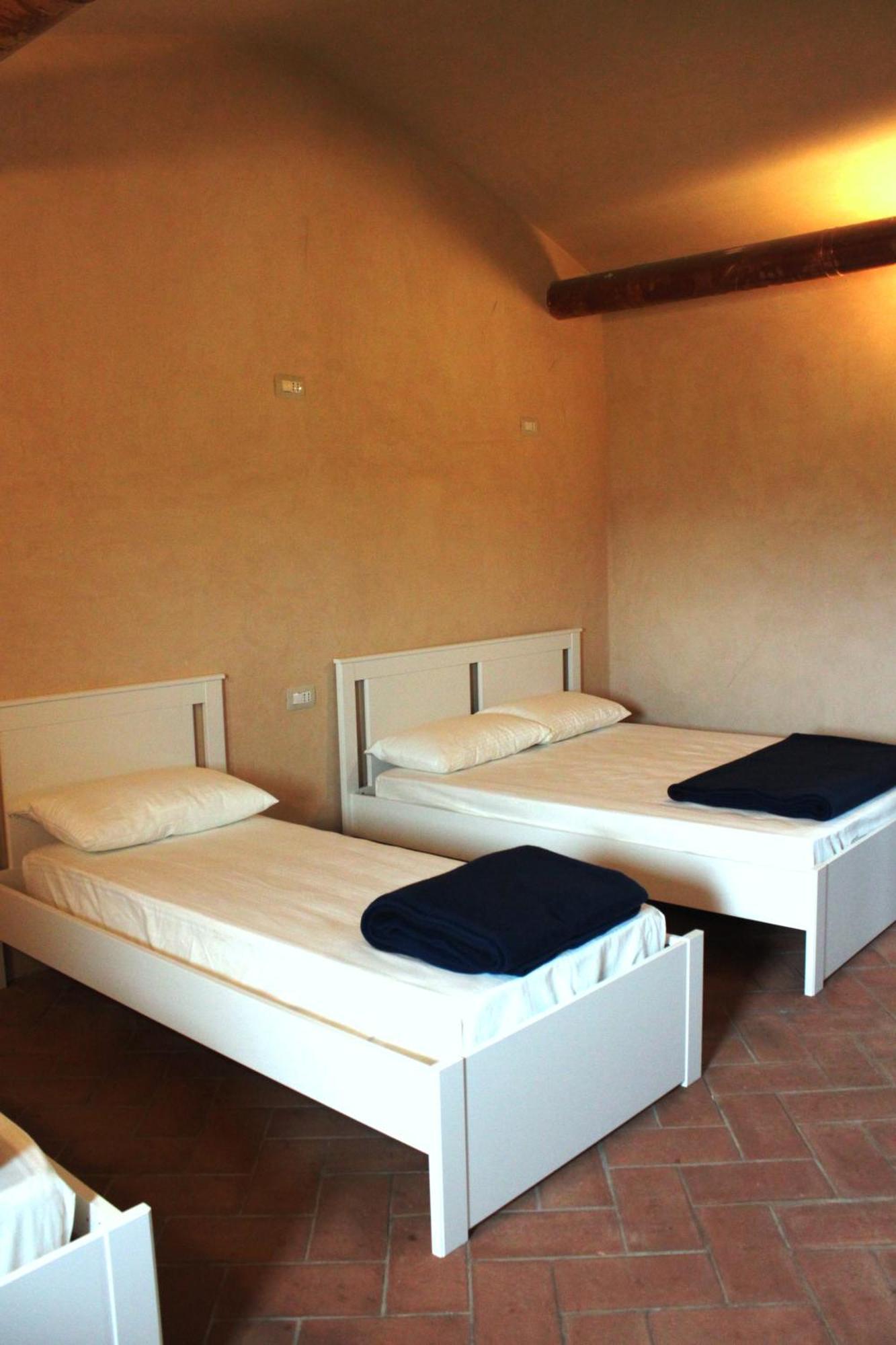 Ostello Contessa Ava Dei Lambardi Monteriggioni Buitenkant foto