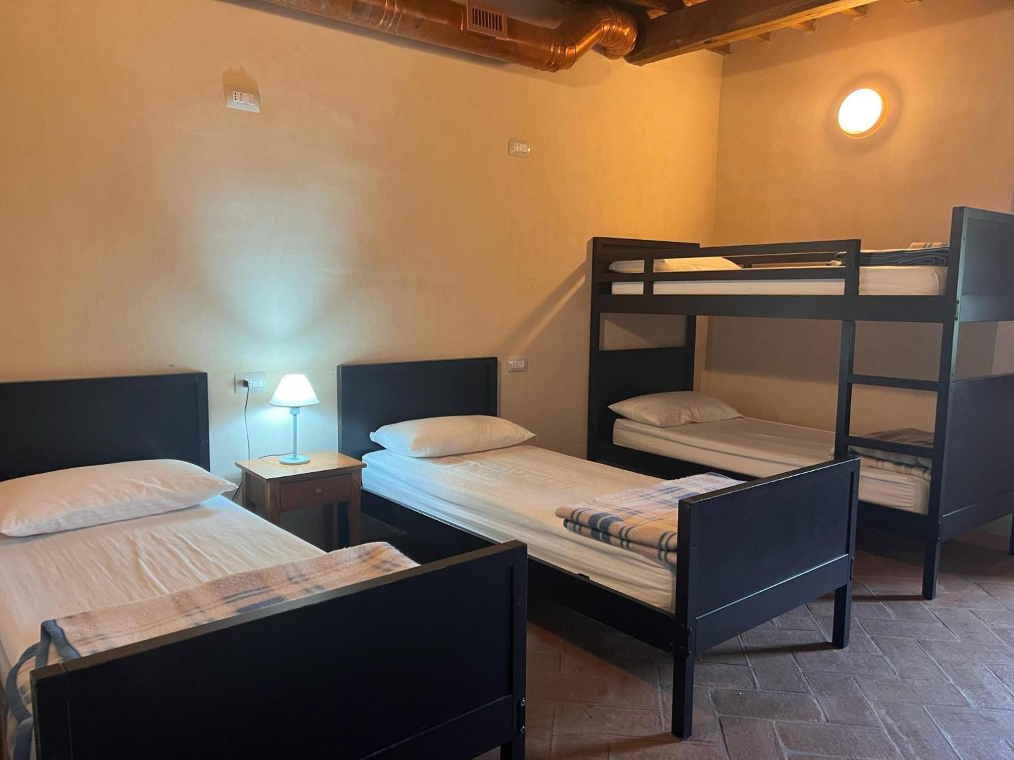 Ostello Contessa Ava Dei Lambardi Monteriggioni Buitenkant foto